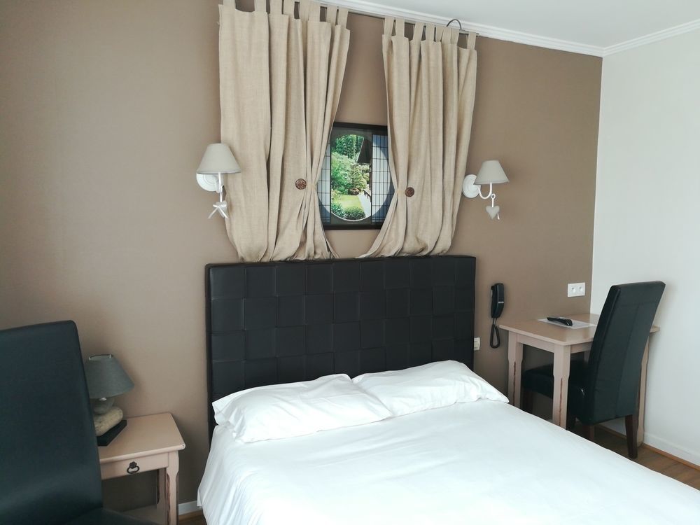 Contact Hotel Du Relais ธูอาร์ ภายนอก รูปภาพ