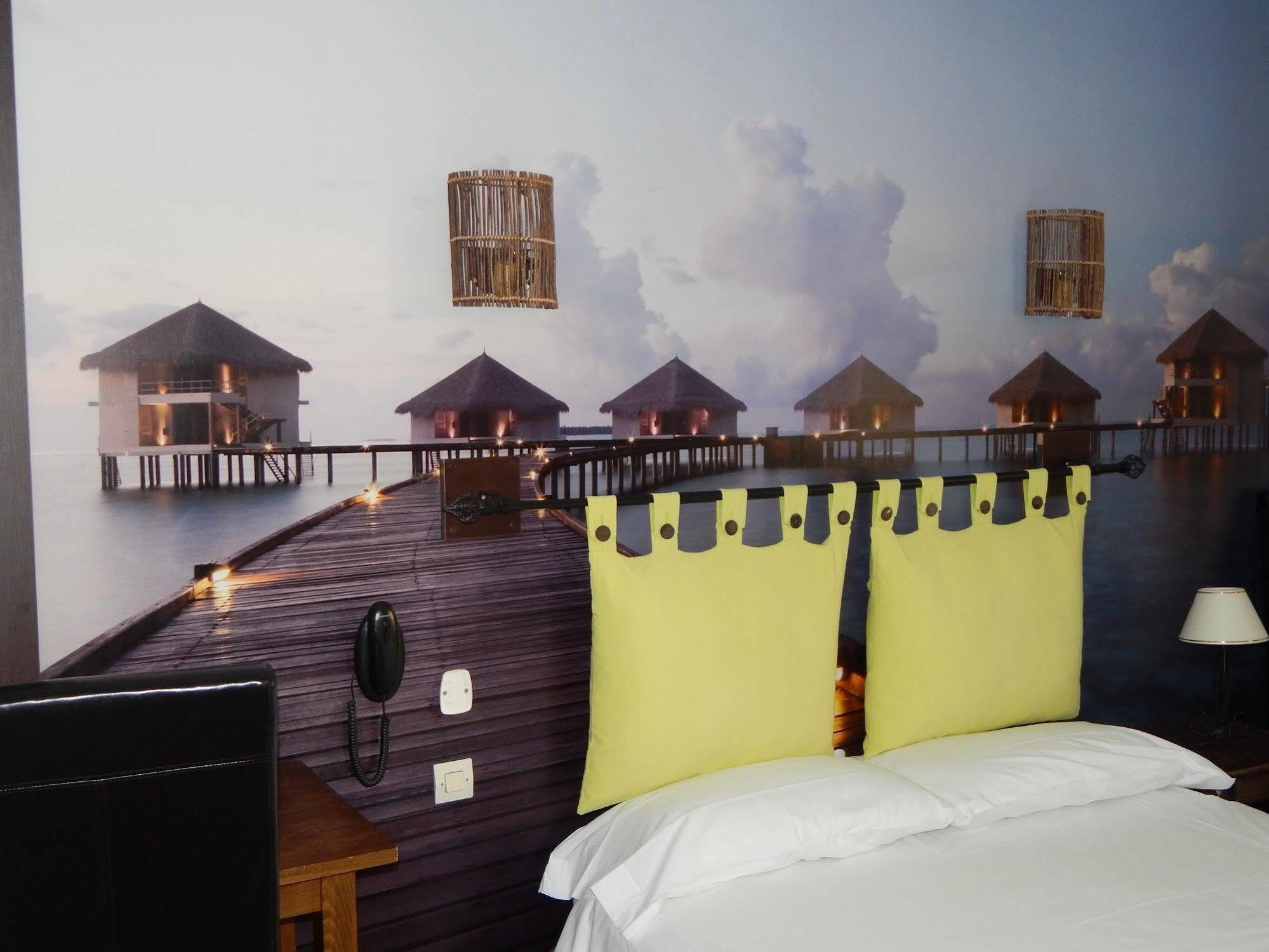 Contact Hotel Du Relais ธูอาร์ ภายนอก รูปภาพ