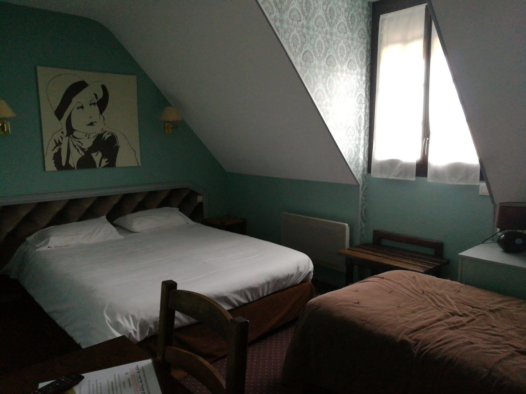 Contact Hotel Du Relais ธูอาร์ ภายนอก รูปภาพ