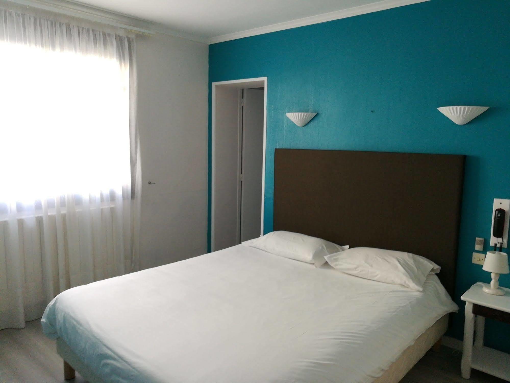 Contact Hotel Du Relais ธูอาร์ ภายนอก รูปภาพ