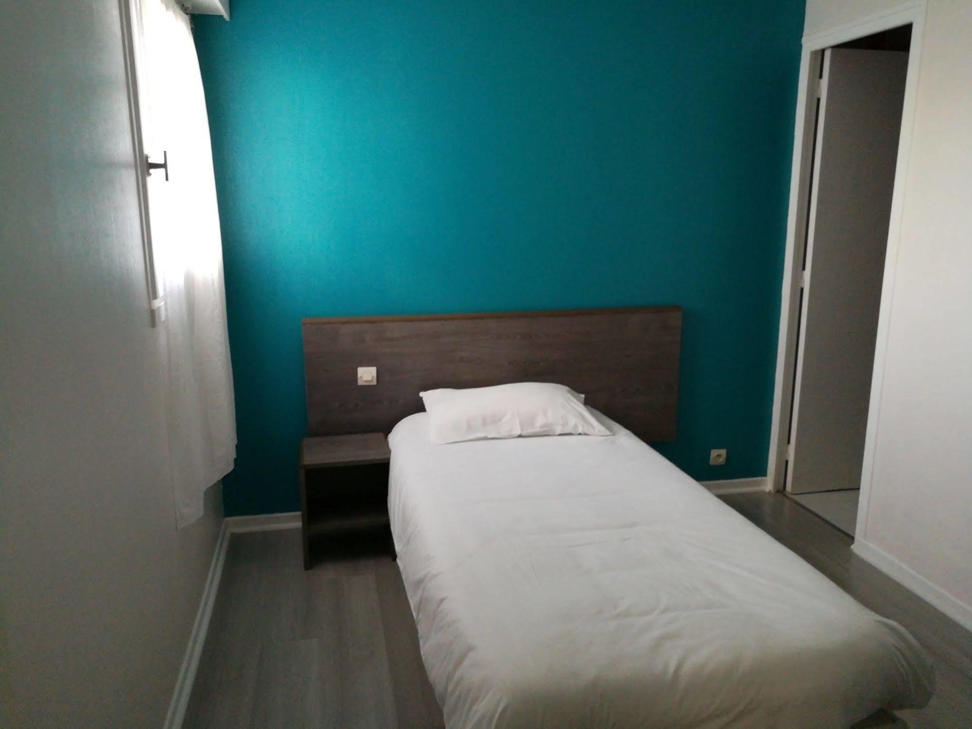 Contact Hotel Du Relais ธูอาร์ ภายนอก รูปภาพ