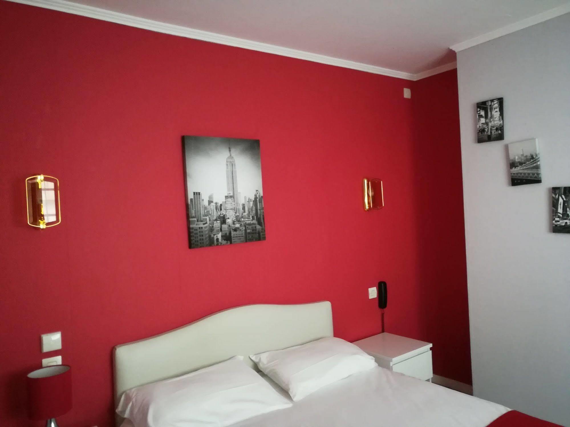 Contact Hotel Du Relais ธูอาร์ ภายนอก รูปภาพ