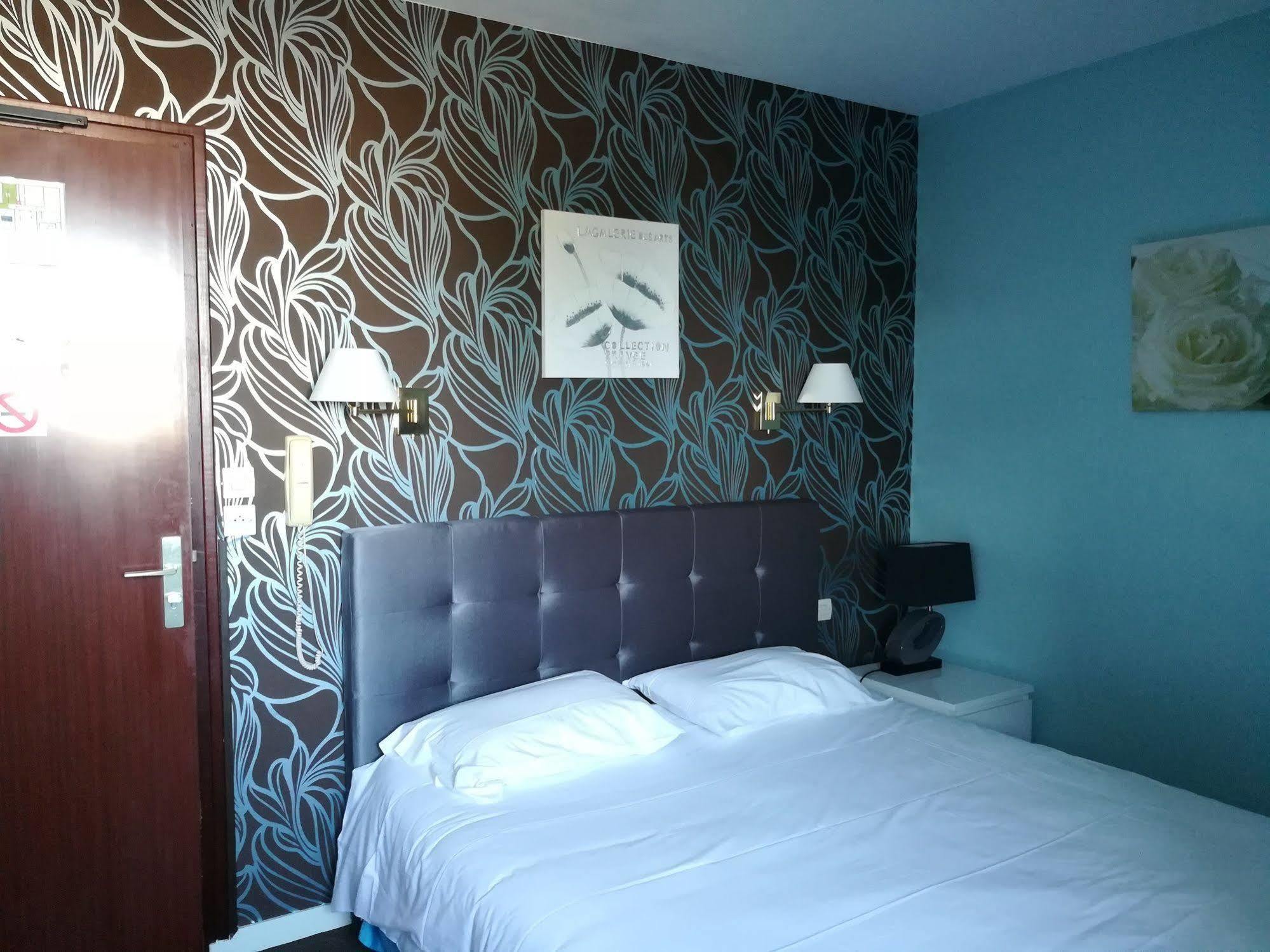 Contact Hotel Du Relais ธูอาร์ ภายนอก รูปภาพ