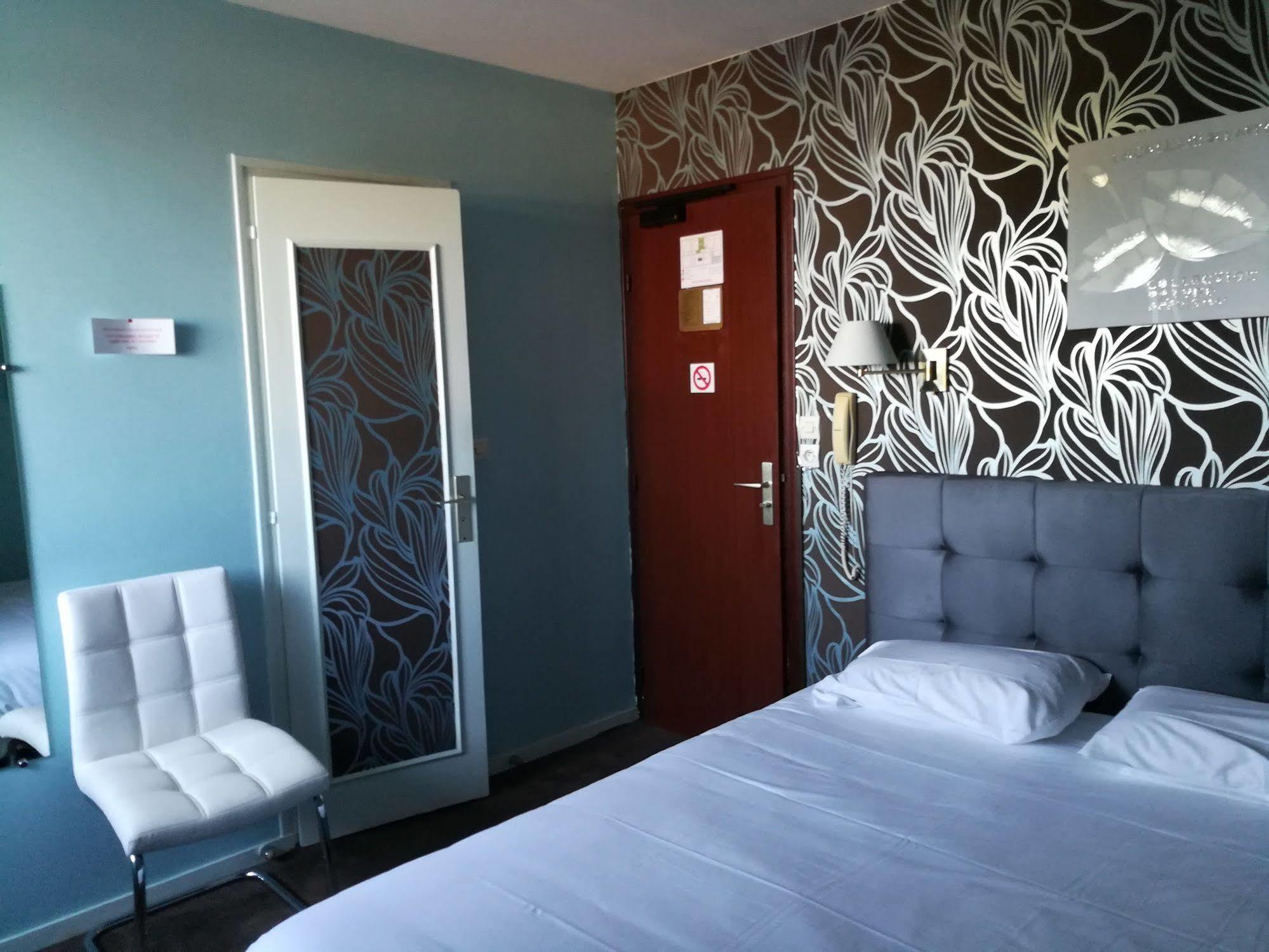 Contact Hotel Du Relais ธูอาร์ ภายนอก รูปภาพ