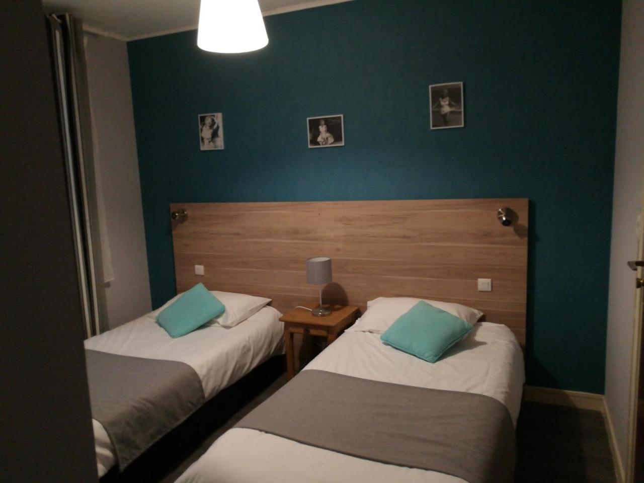 Contact Hotel Du Relais ธูอาร์ ภายนอก รูปภาพ